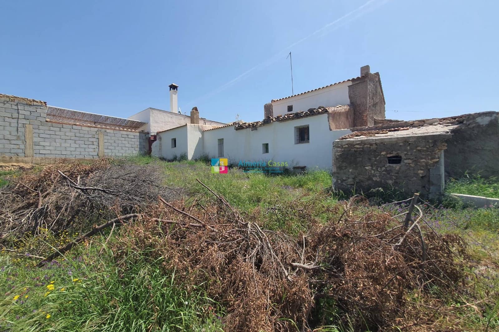 6 bedroom Finca/Country House for sale in La Concepcion - € 130,000 (Ref: 9814699)