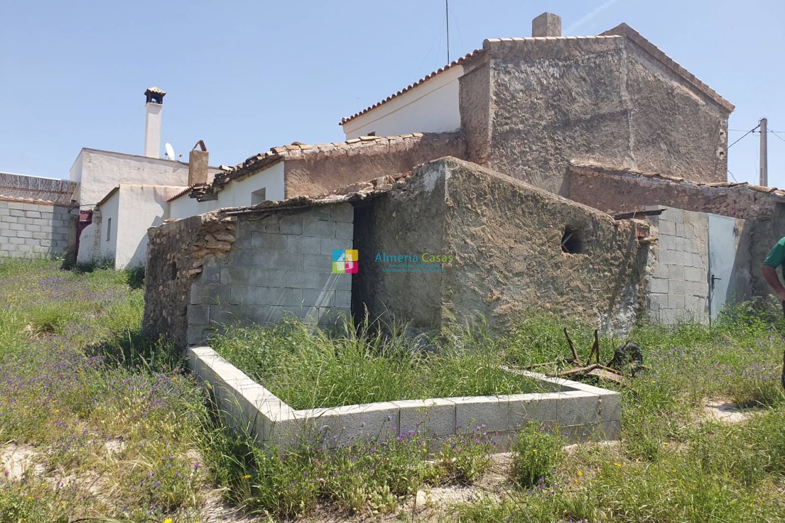 6 bedroom Finca/Country House for sale in La Concepcion - € 130,000 (Ref: 9814699)