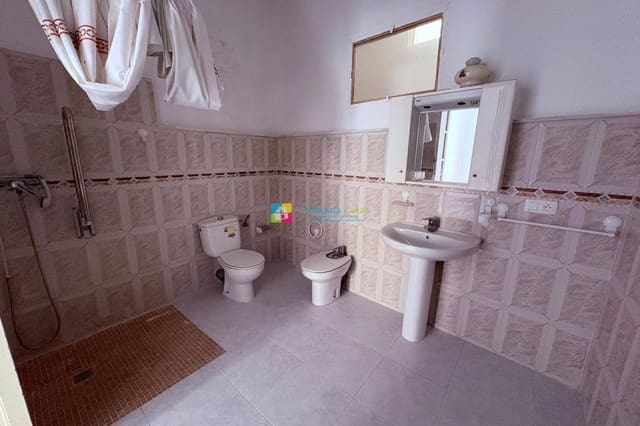6 makuuhuone Omakotitalo myytävänä paikassa Los Llanos (Zurgena), Zurgena - 139 000 € (Ref: 9814701)