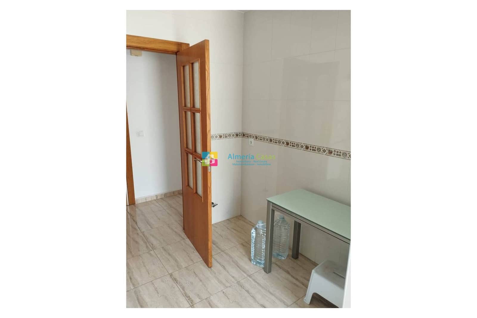 3 slaapkamer Appartement te huur in Albox met garage - € 650 (Ref: 9816120)