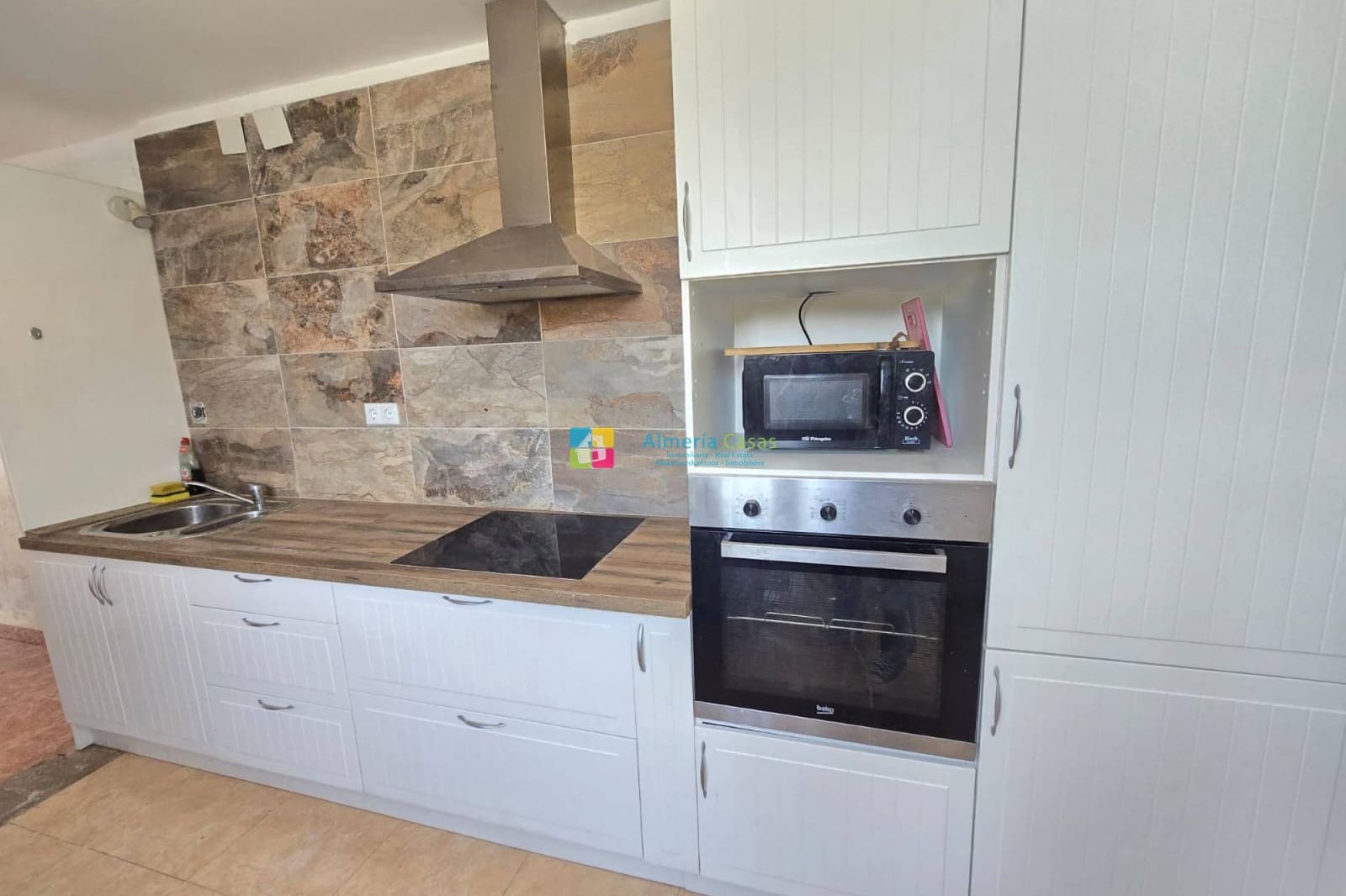 4 soverom Hus til salgs i Huercal-Overa med garasje - € 180 000 (Ref: 9818728)