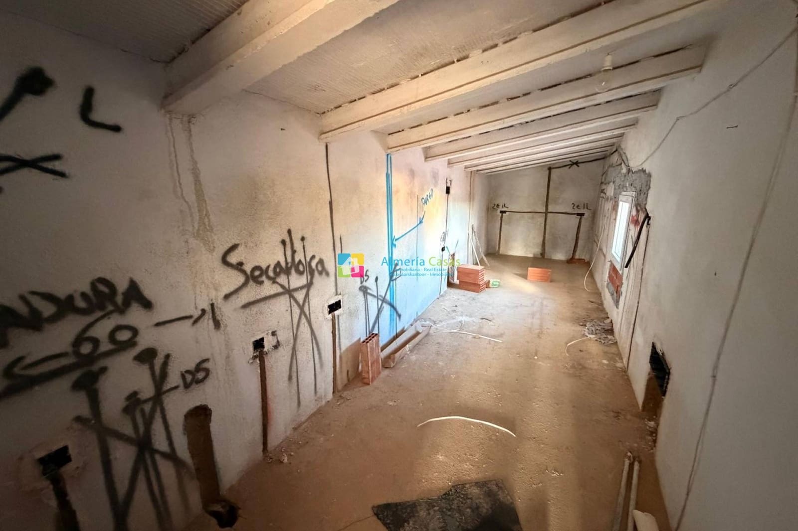5 bedroom Finca/Country House for sale in Taberno with garage - € 119,500 (Ref: 9827645)