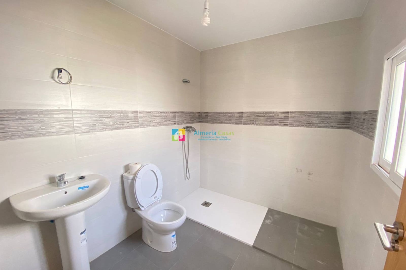 4 slaapkamer Finca/Landhuis te koop in Albox - € 190.000 (Ref: 9832288)
