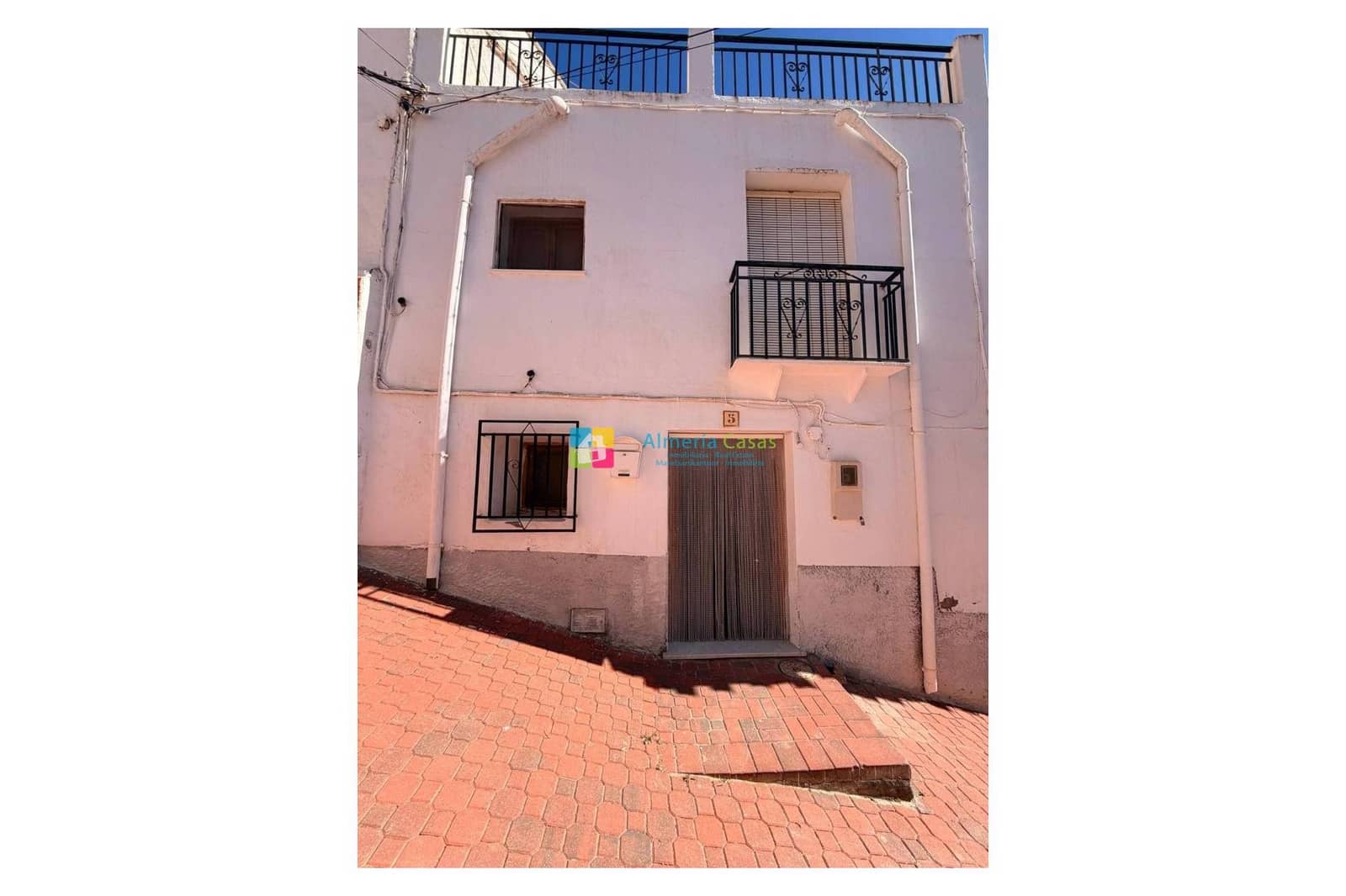 Casa de 4 habitaciones en Albanchez en venta - 35.000 € (Ref: 9832736)