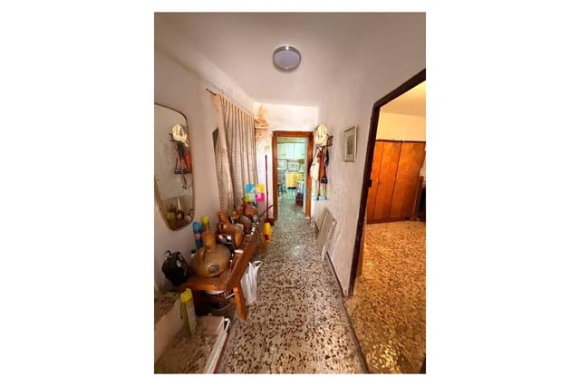 Casa de 4 habitaciones en Albanchez en venta - 35.000 € (Ref: 9832736)