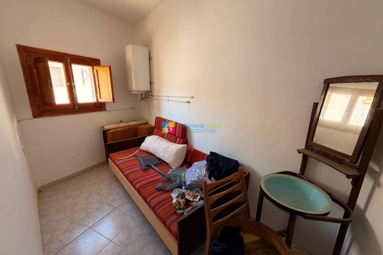 Casa de 4 habitaciones en Albanchez en venta - 35.000 € (Ref: 9832736)