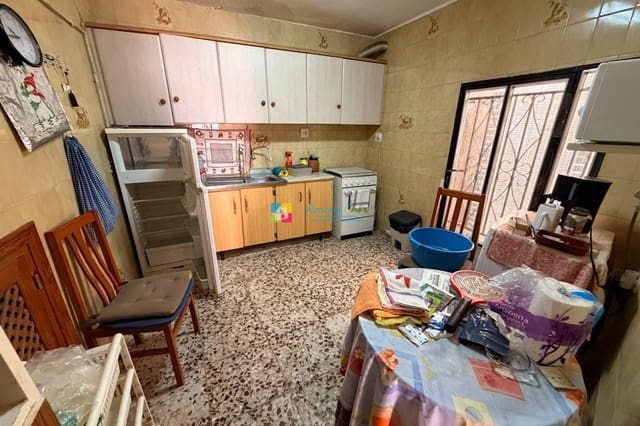 Casa de 4 habitaciones en Albanchez en venta - 35.000 € (Ref: 9832736)