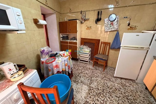 Casa de 4 habitaciones en Albanchez en venta - 35.000 € (Ref: 9832736)