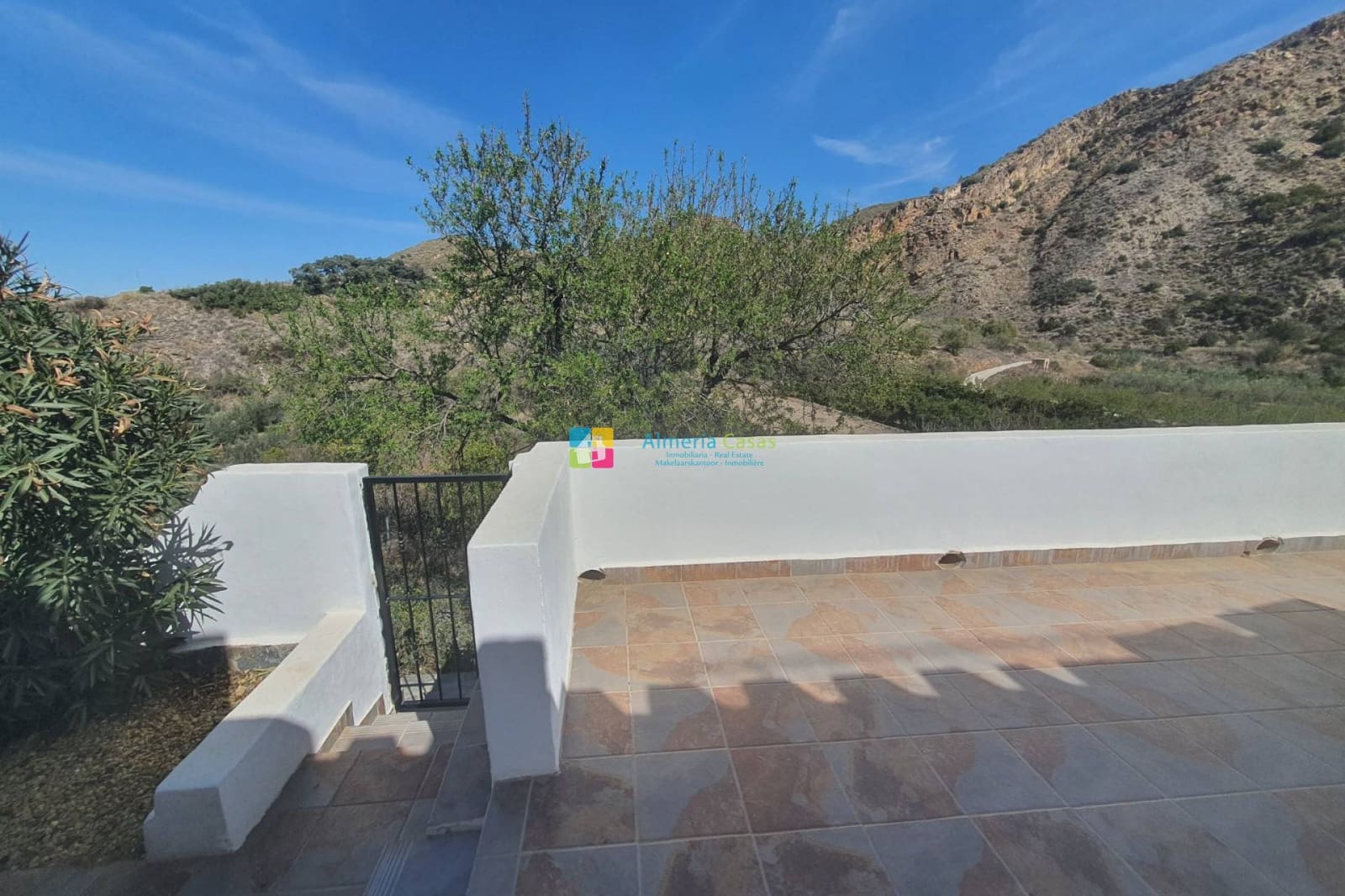 4 bedroom Finca/Country House for sale in Albanchez - € 174,995 (Ref: 9847841)