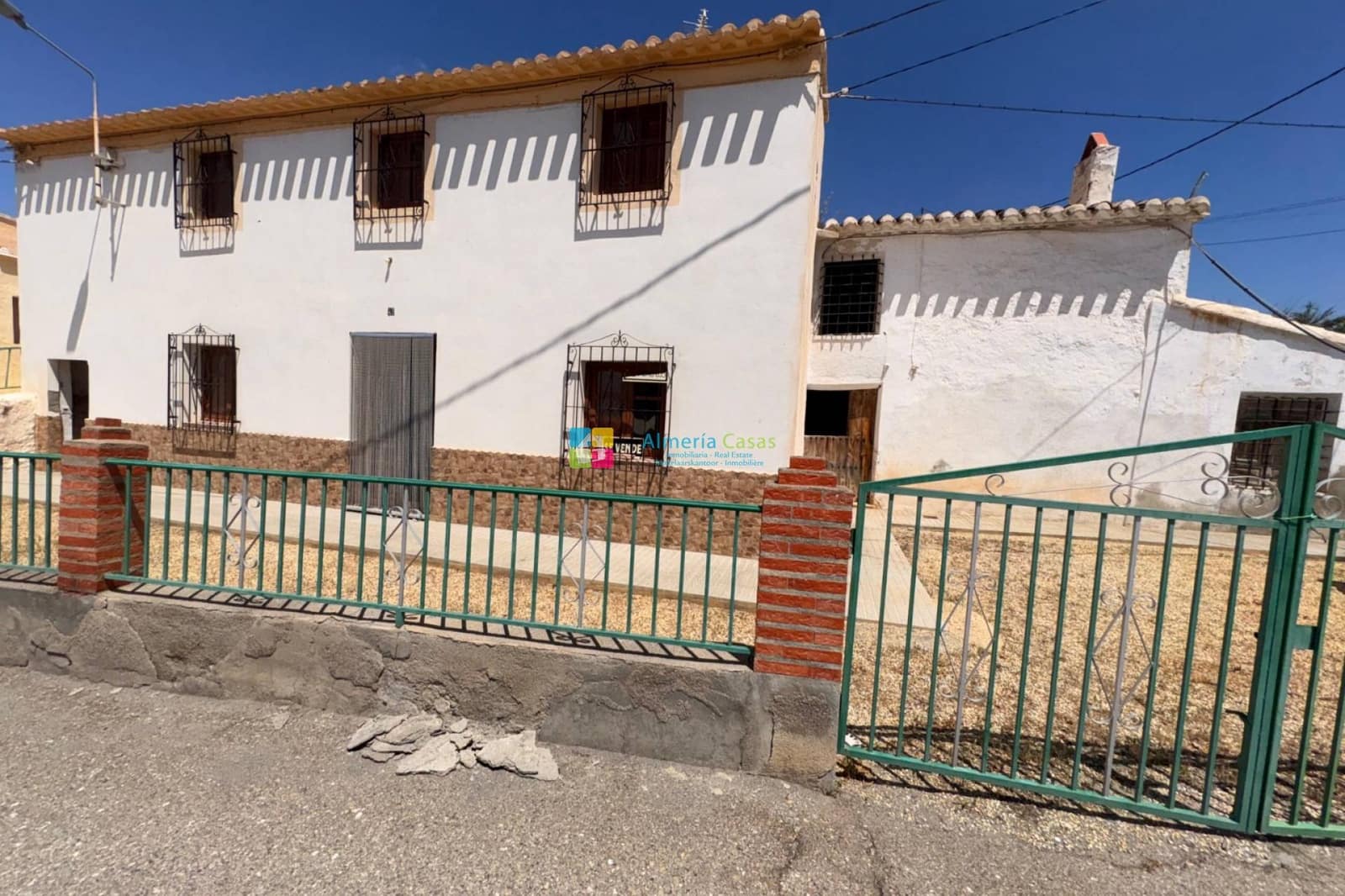 Casa de 3 habitaciones en Huércal-Overa en venta - 89.000 € (Ref: 9848100)