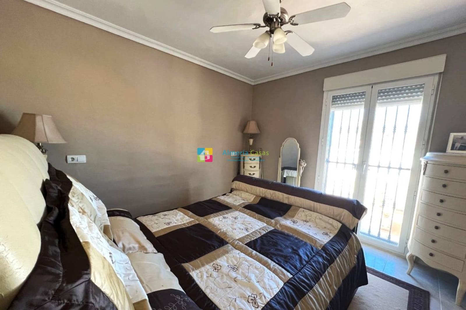 Chalet de 5 habitaciones en Arboleas en venta con piscina - 359.995 € (Ref: 9858419)