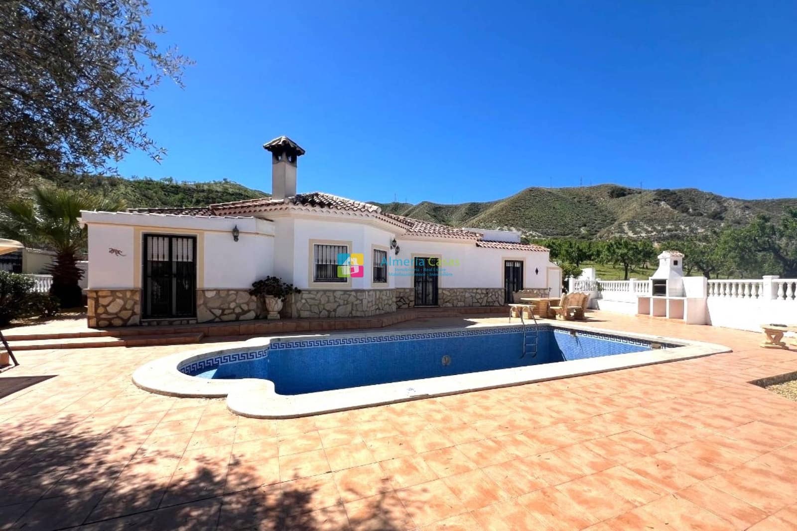 Chalet de 5 habitaciones en Arboleas en venta con piscina - 359.995 € (Ref: 9858419)
