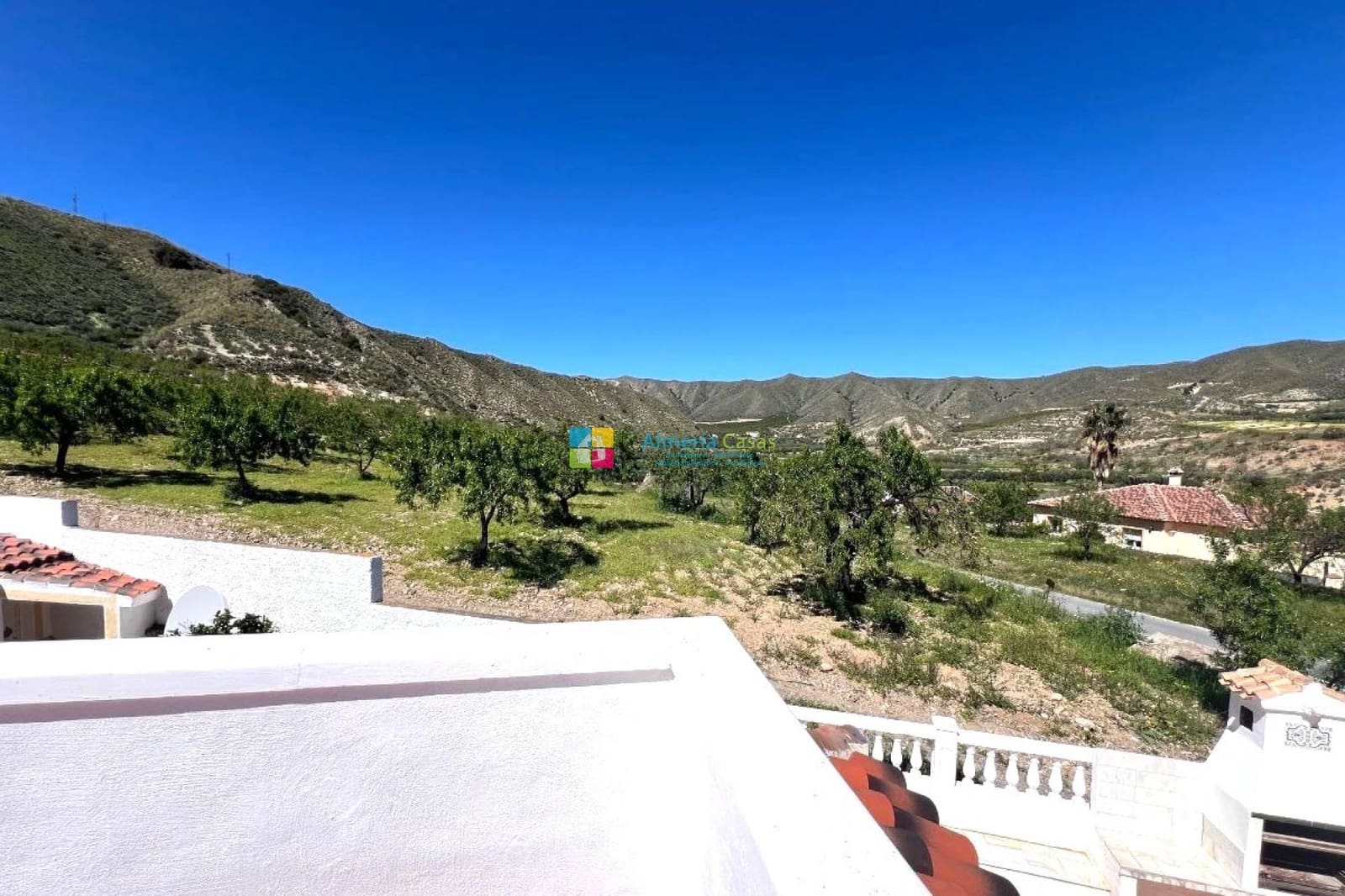 Chalet de 5 habitaciones en Arboleas en venta con piscina - 359.995 € (Ref: 9858419)