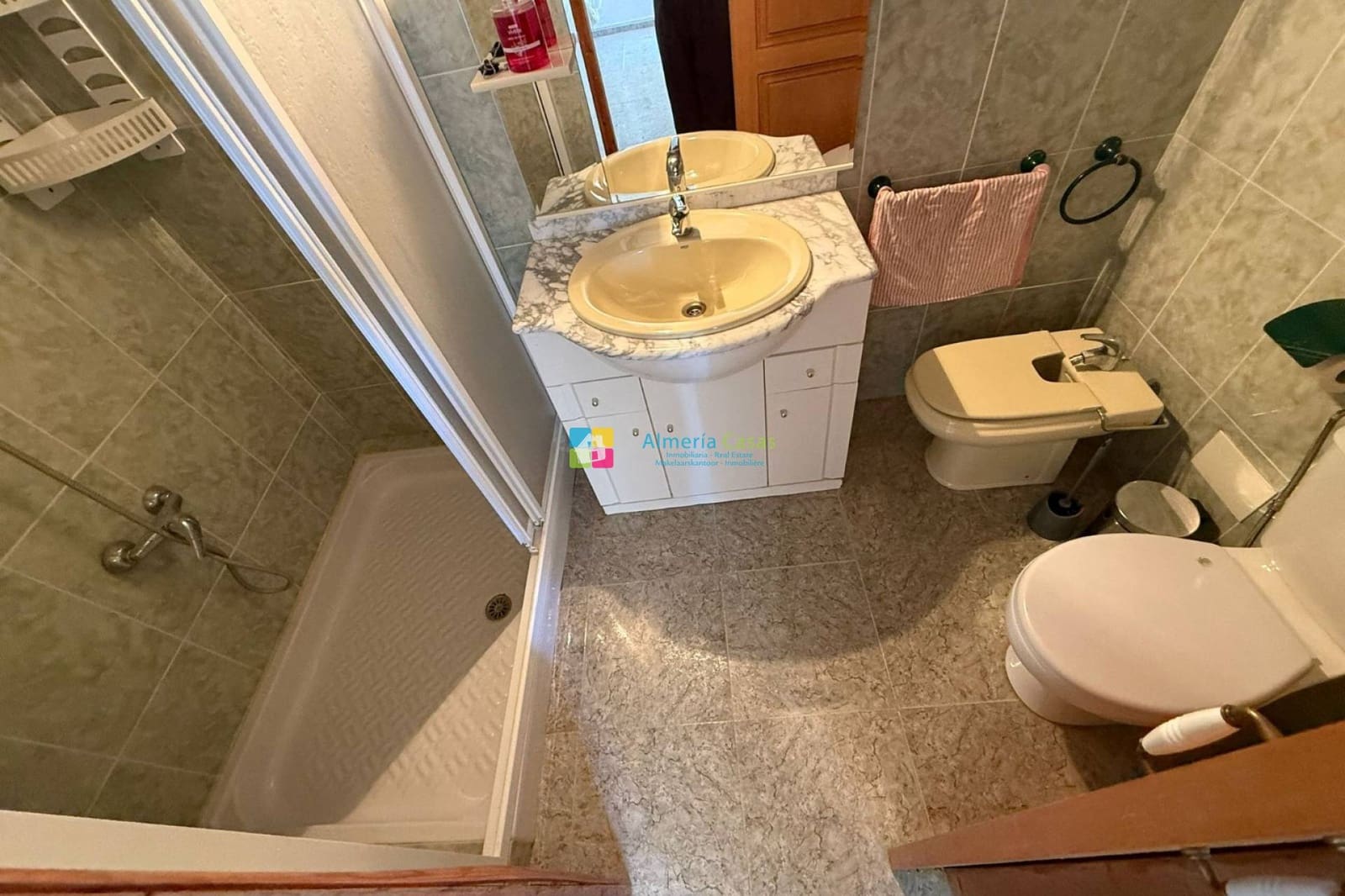 4 sypialnia Finka/Dom wiejski do wynajęcia w Sufli z garażem - 600 € (Ref: 9860948)