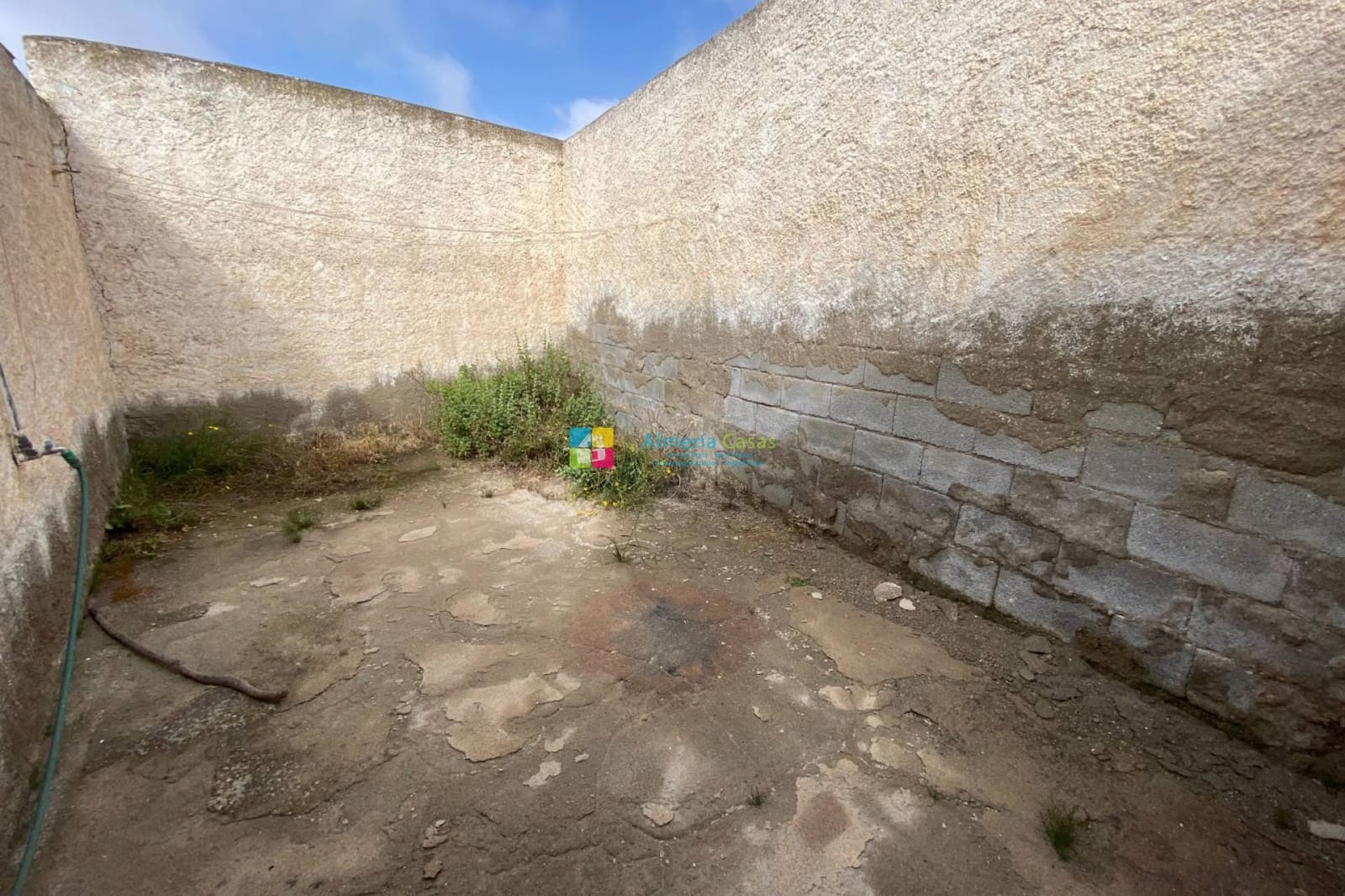 5 slaapkamer Finca/Landhuis te koop in Pocicas - € 95.000 (Ref: 9865932)