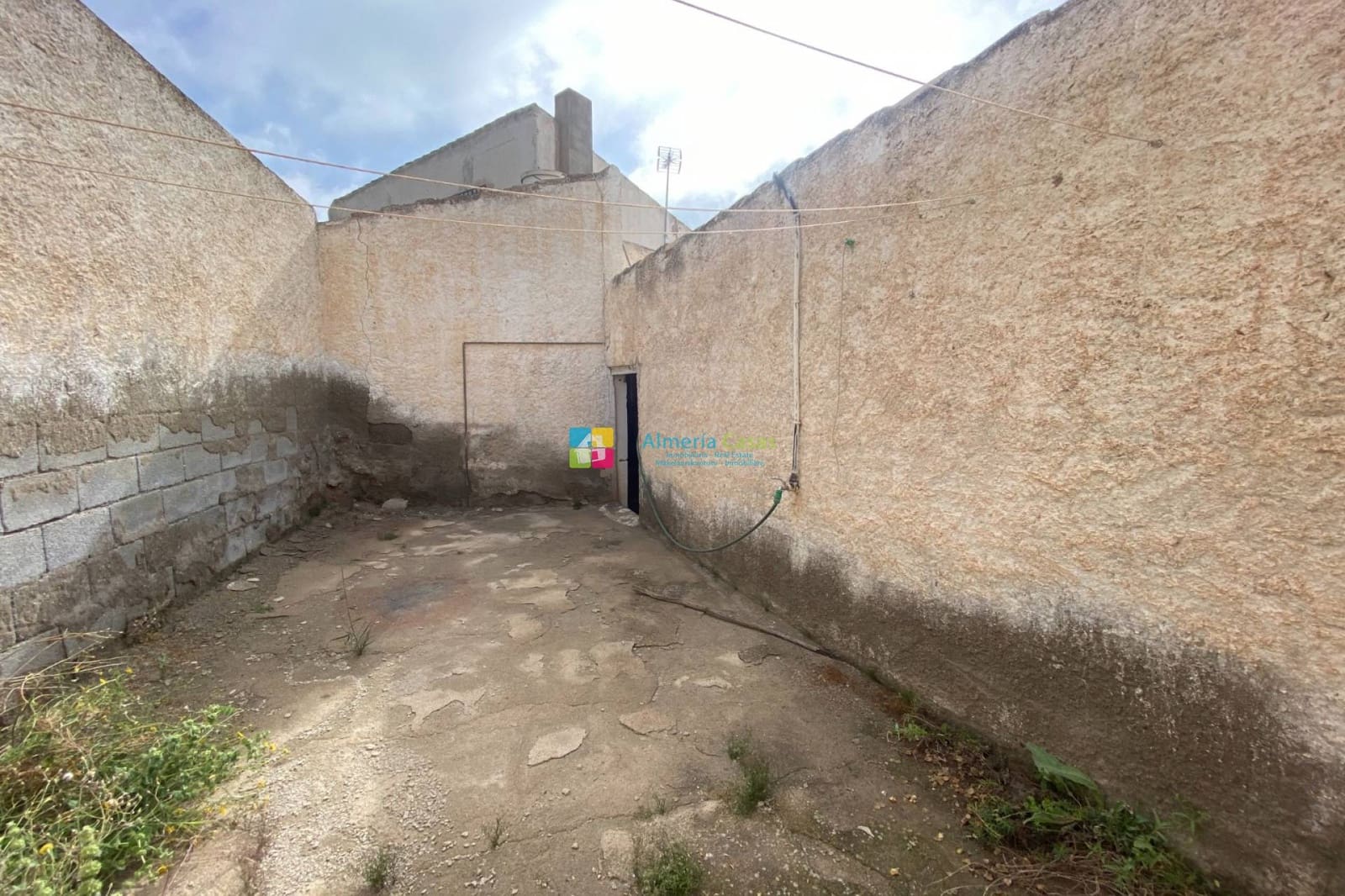 5 slaapkamer Finca/Landhuis te koop in Pocicas - € 95.000 (Ref: 9865932)