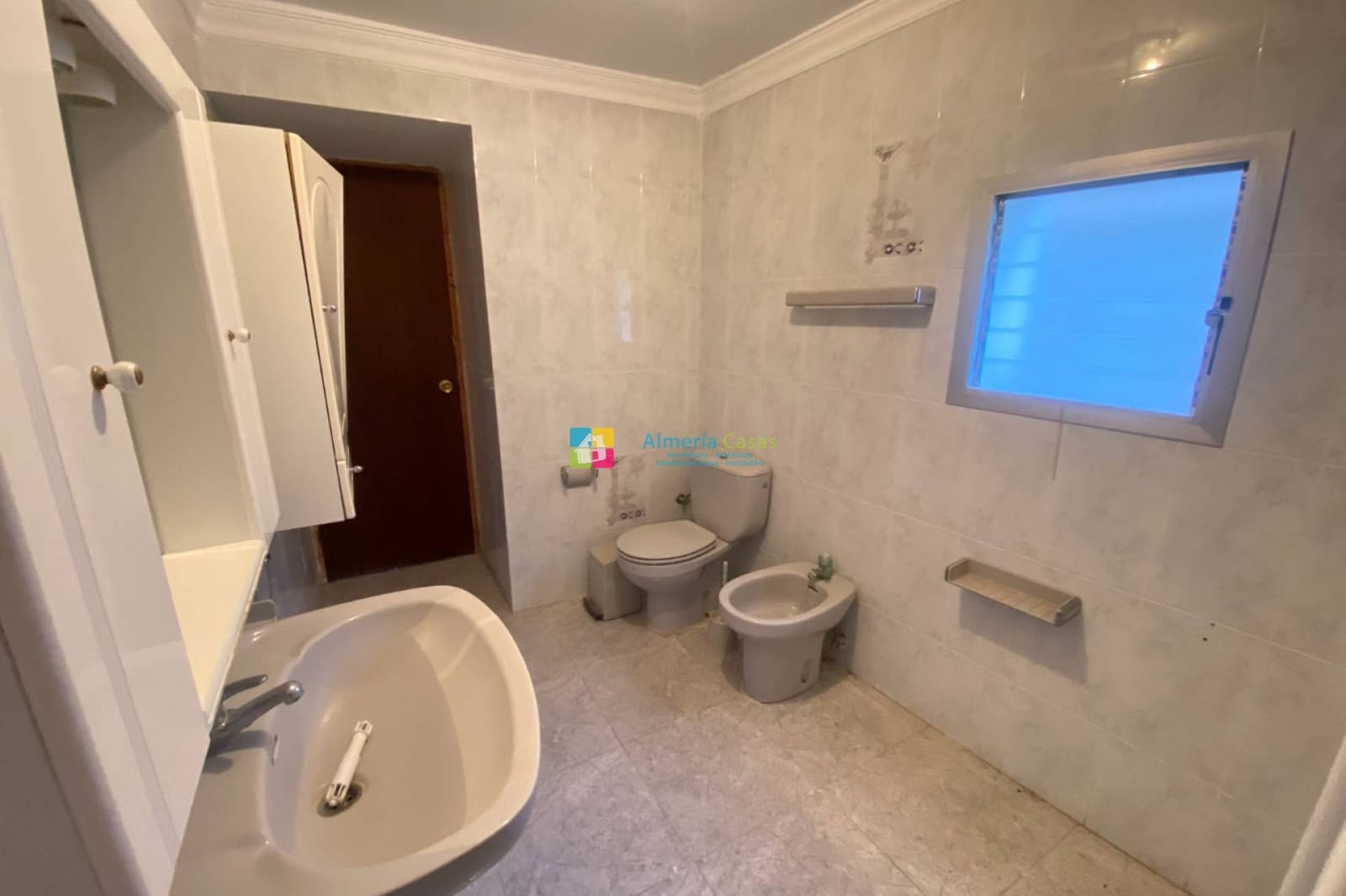 Casa de 6 habitaciones en Cóbdar en venta - 58.000 € (Ref: 9892953)