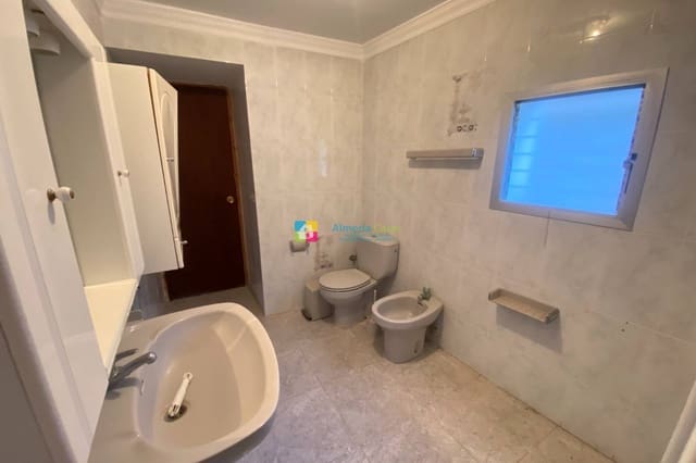 6 quarto Casa em Banda para venda em Cóbdar - 58 000 € (Ref: 9892953)