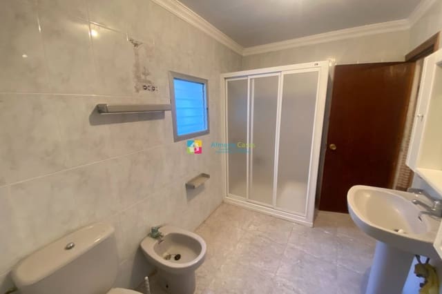 6 quarto Casa em Banda para venda em Cóbdar - 58 000 € (Ref: 9892953)