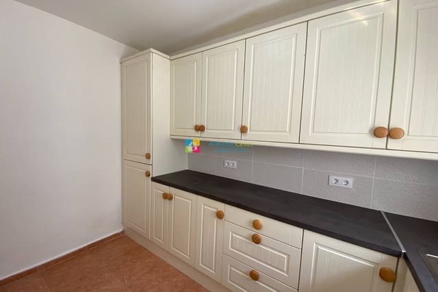 Casa de 4 habitaciones en Cantoria en venta - 129.500 € (Ref: 9897232)
