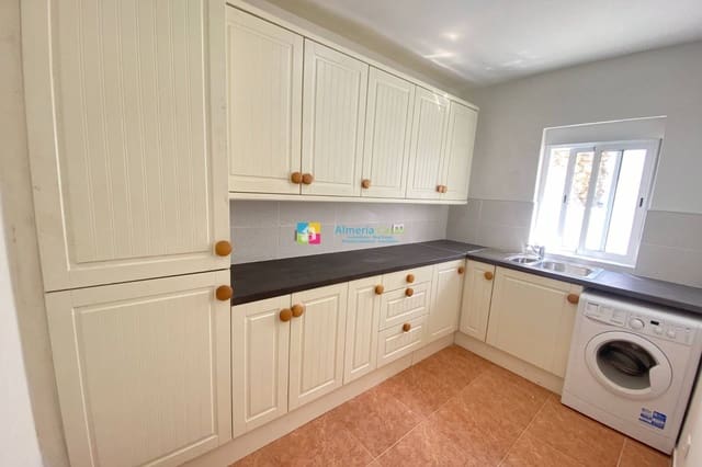Casa de 4 habitaciones en Cantoria en venta - 129.500 € (Ref: 9897232)