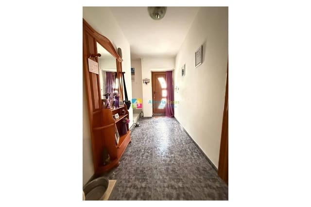 8 bedroom Townhouse for sale in Albanchez - € 68,000 (Ref: 9912232)