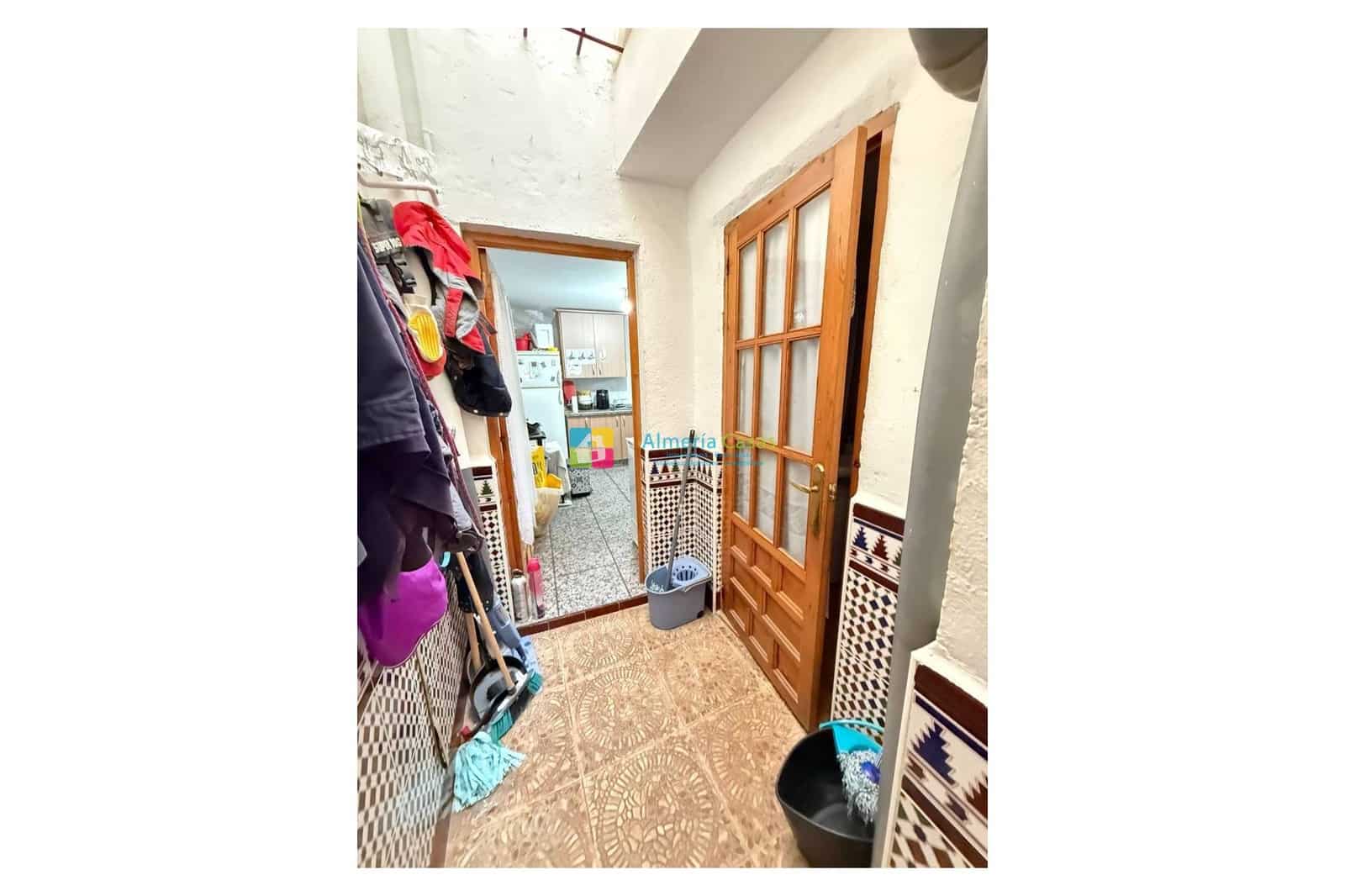 8 bedroom Townhouse for sale in Albanchez - € 68,000 (Ref: 9912232)