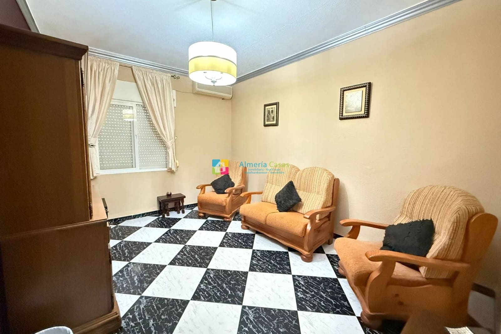 8 bedroom Townhouse for sale in Albanchez - € 68,000 (Ref: 9912232)