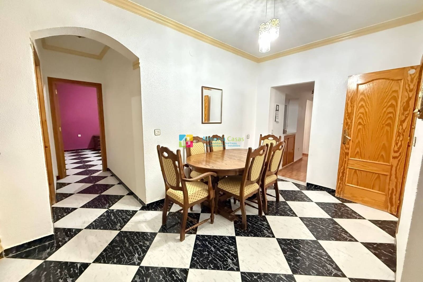 8 bedroom Townhouse for sale in Albanchez - € 68,000 (Ref: 9912232)