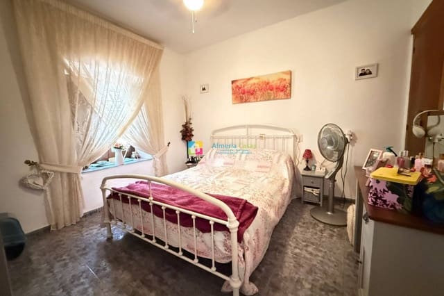 8 bedroom Townhouse for sale in Albanchez - € 68,000 (Ref: 9912232)