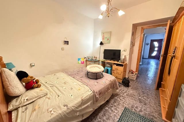 8 bedroom Townhouse for sale in Albanchez - € 68,000 (Ref: 9912232)