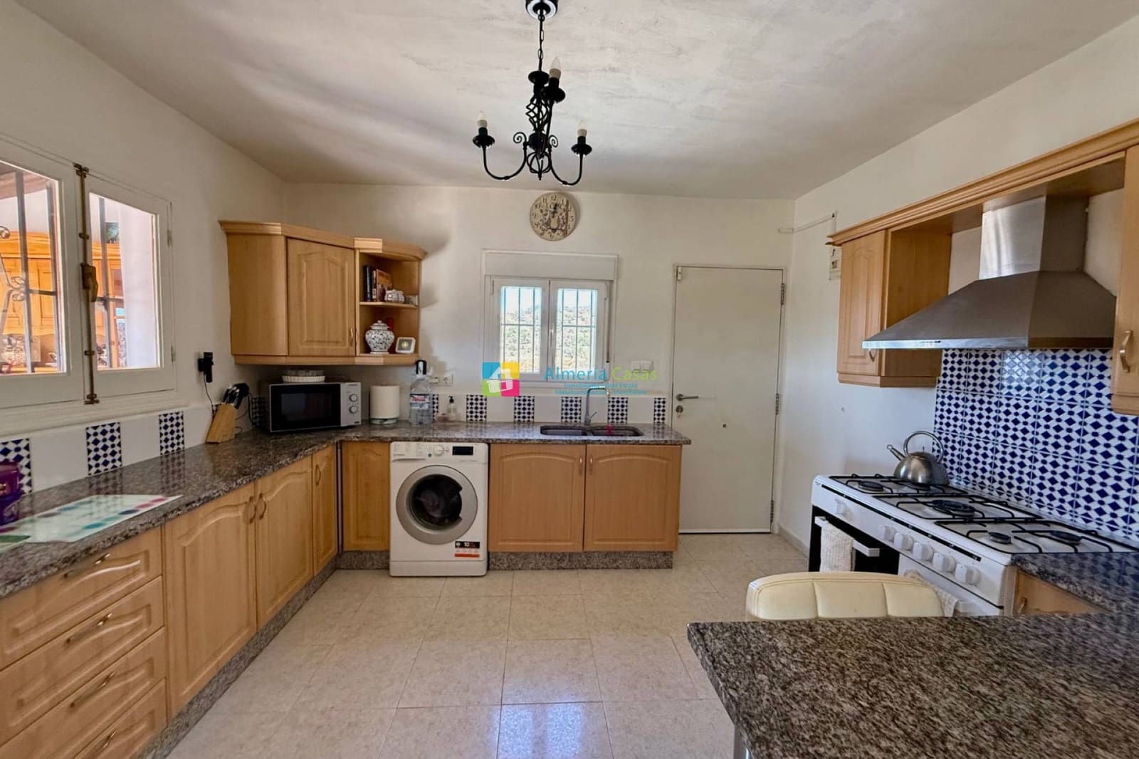 Chalet de 3 habitaciones en Albox en venta con piscina garaje - 245.000 € (Ref: 9964503)