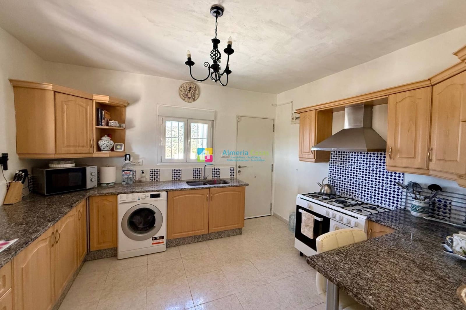 Chalet de 3 habitaciones en Albox en venta con piscina garaje - 245.000 € (Ref: 9964503)