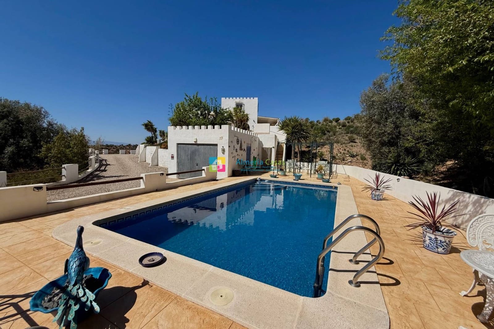 Chalet de 3 habitaciones en Albox en venta con piscina garaje - 245.000 € (Ref: 9964503)