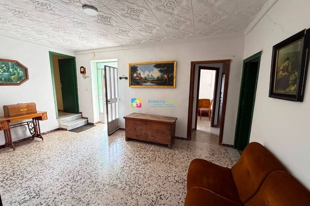 Casa de 5 habitaciones en Cantoria en venta - 165.000 € (Ref: 9999149)