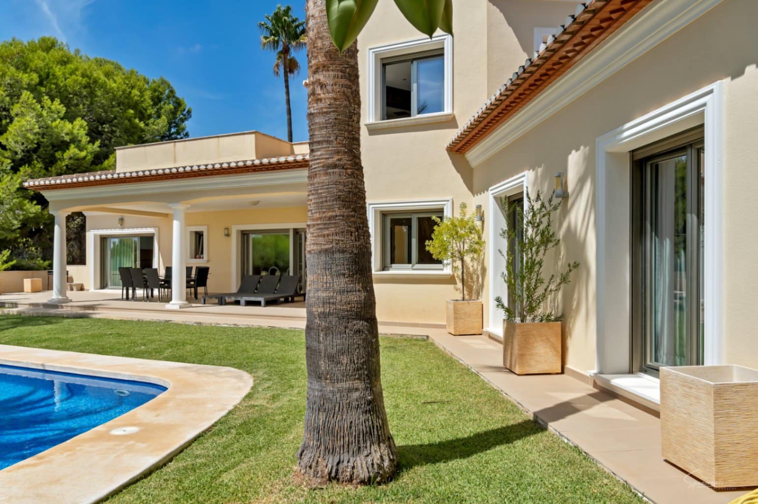 4 bedroom Villa for sale in Benissa - € 1,350,000 (Ref: 8700603)