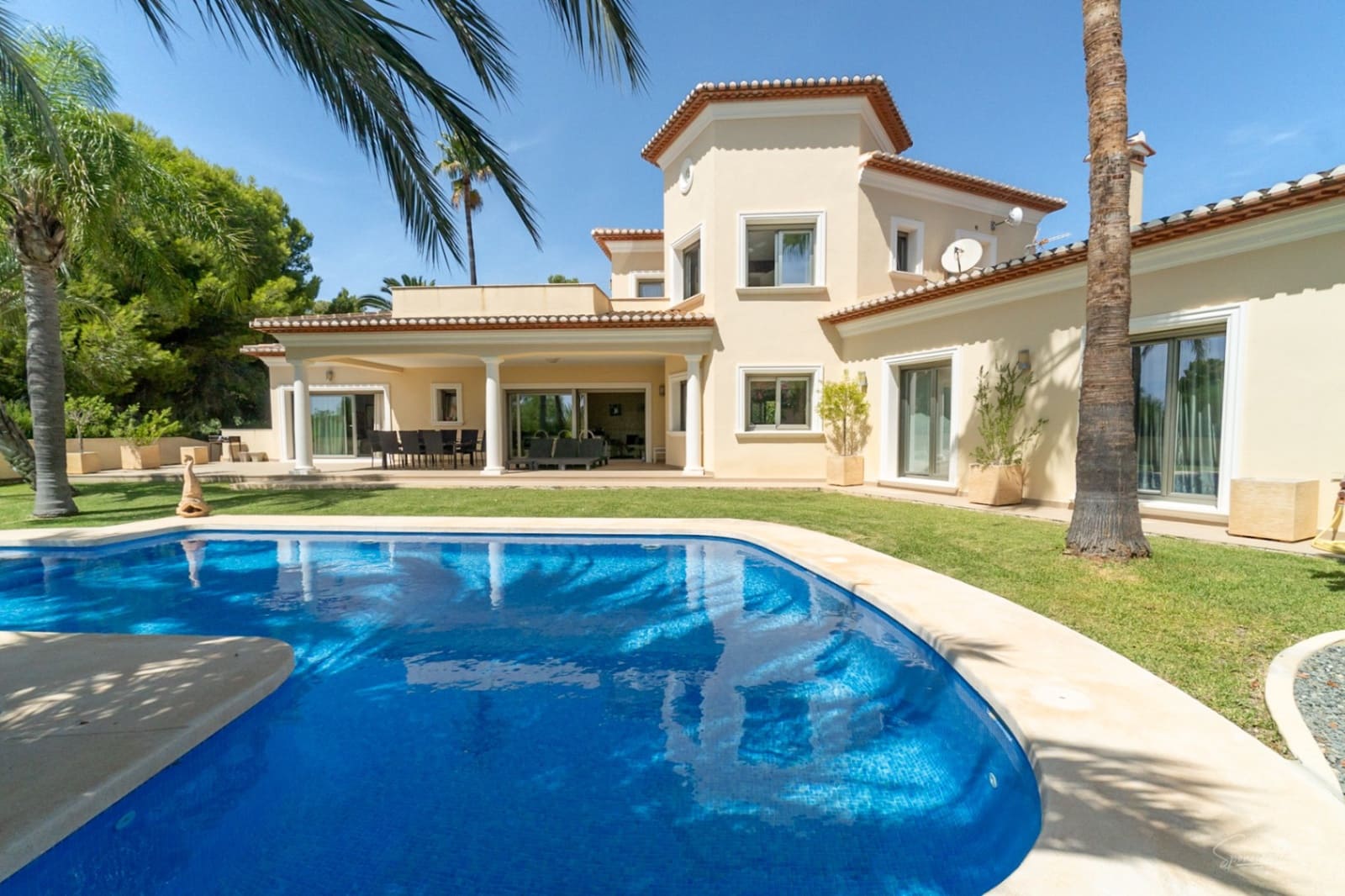 4 bedroom Villa for sale in Benissa - € 1,350,000 (Ref: 8700603)