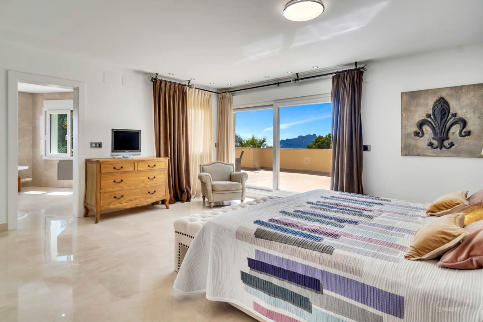 4 bedroom Villa for sale in Benissa - € 1,350,000 (Ref: 8700603)