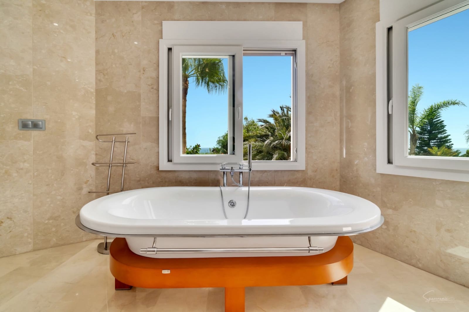 4 bedroom Villa for sale in Benissa - € 1,350,000 (Ref: 8700603)