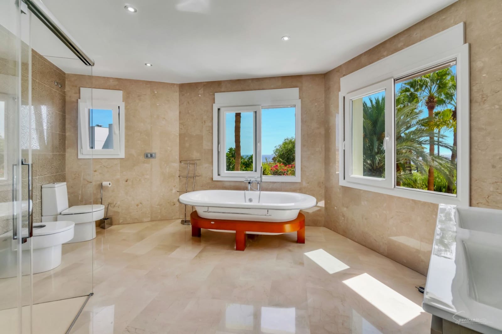 4 bedroom Villa for sale in Benissa - € 1,350,000 (Ref: 8700603)