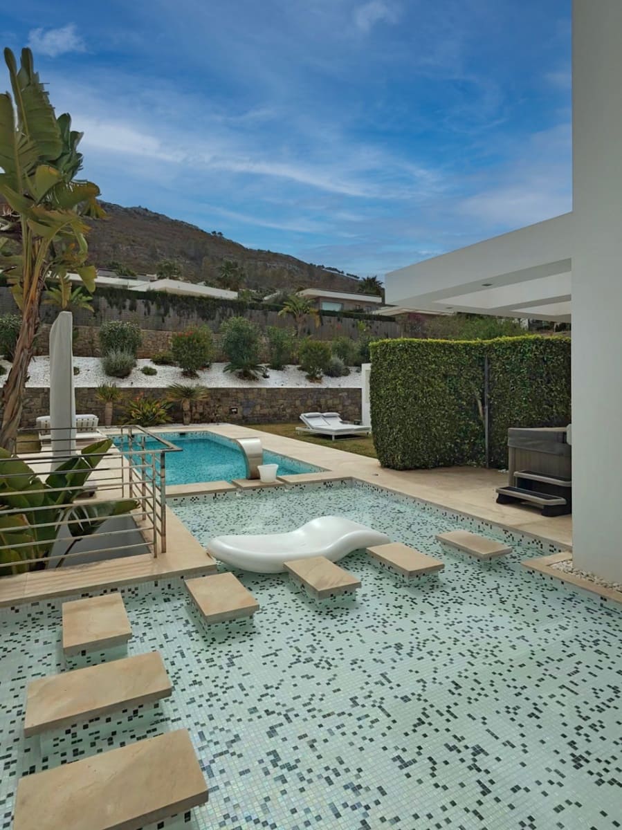 5 bedroom Villa for sale in Javea / Xabia with pool garage - € 2,350,000 (Ref: 9113624)