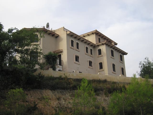 10 quarto Quinta/Casa Rural para venda em La Nucia com piscina garagem - 1 950 000 € (Ref: 9132875)