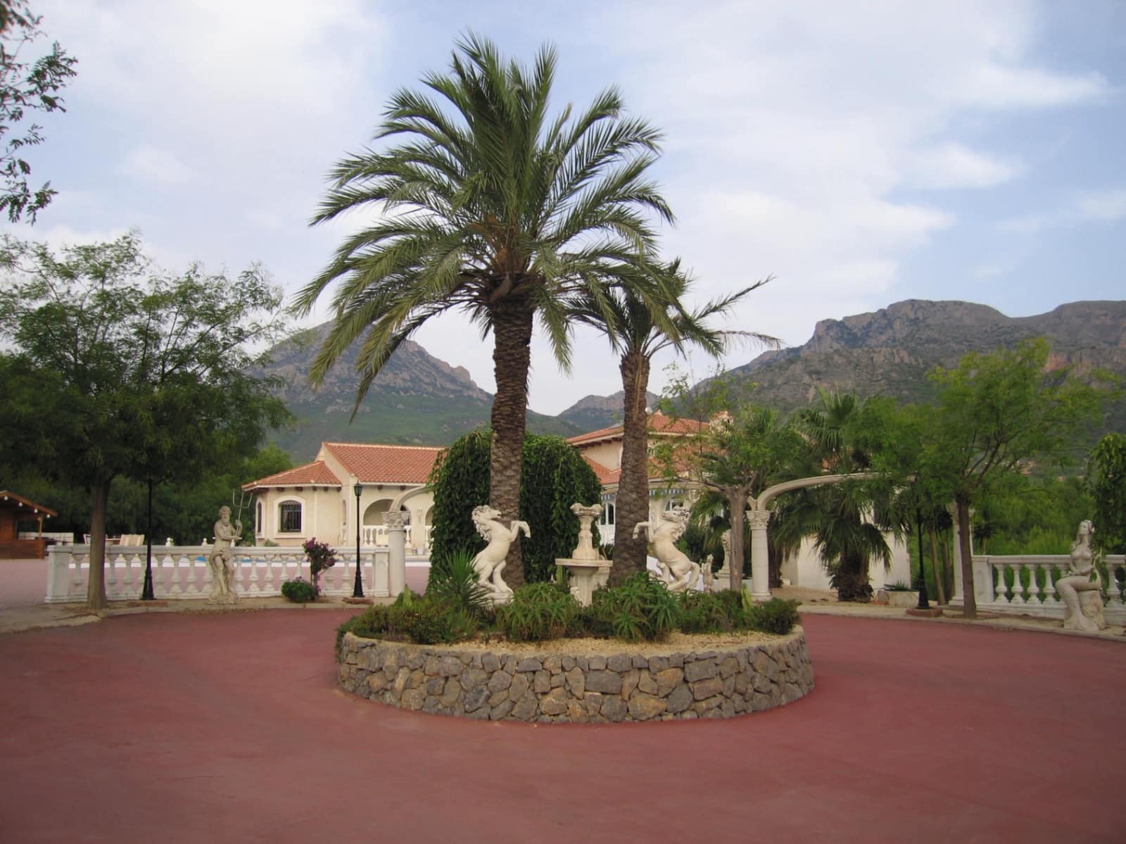 10 soveværelse Finca/Landehus til salg i La Nucia med swimmingpool garage - € 1.950.000 (Ref: 9132875)