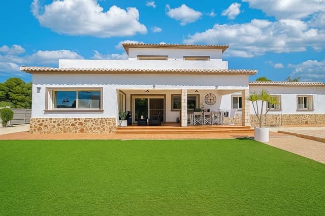 4 Zimmer Villa zu verkaufen in Calpe / Calp mit Pool Garage - 899.500 € (Ref: 9186154)