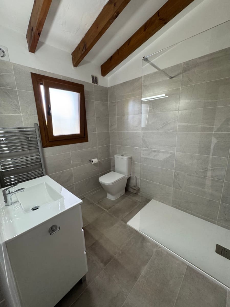 Chalet de 3 habitaciones en Benissa en alquiler - 1.950 € (Ref: 9511440)