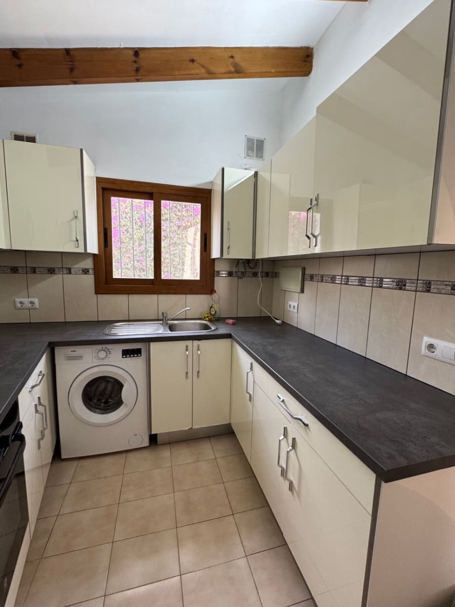 Chalet de 3 habitaciones en Benissa en alquiler - 1.950 € (Ref: 9511440)