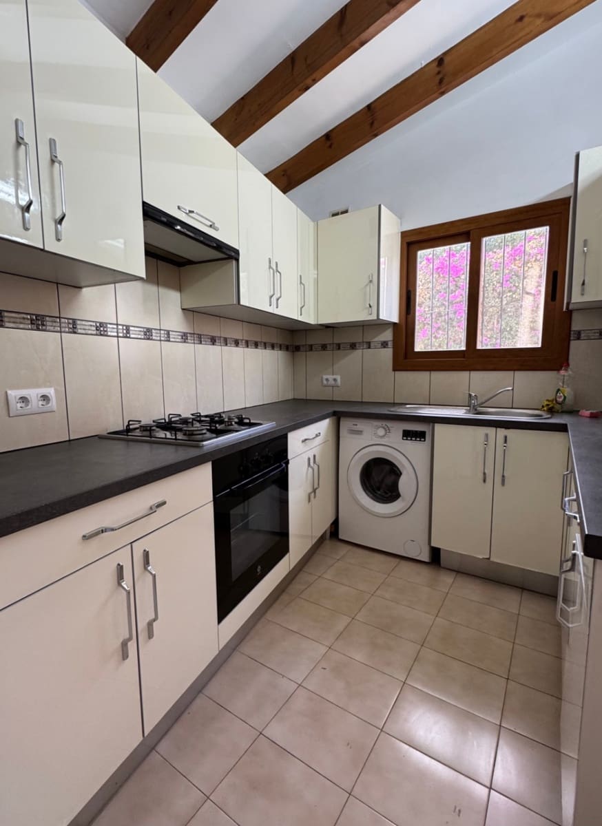 Chalet de 3 habitaciones en Benissa en alquiler - 1.950 € (Ref: 9511440)