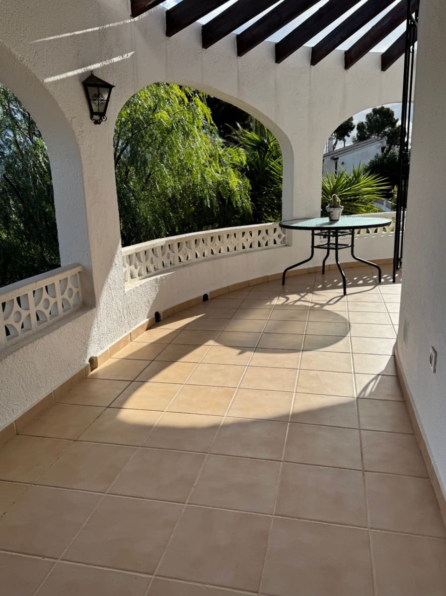 Chalet de 3 habitaciones en Benissa en alquiler - 1.950 € (Ref: 9511440)