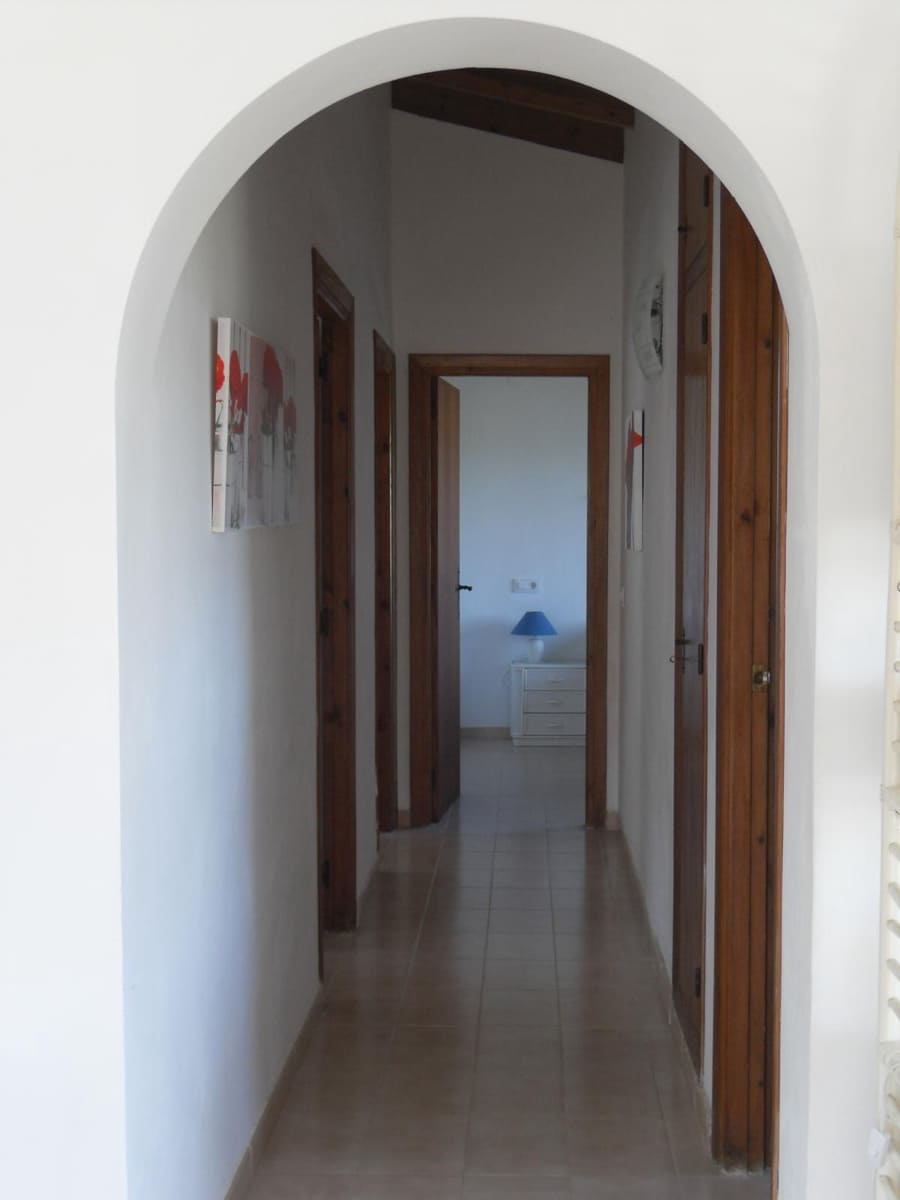 Chalet de 3 habitaciones en Benissa en alquiler - 1.950 € (Ref: 9511440)