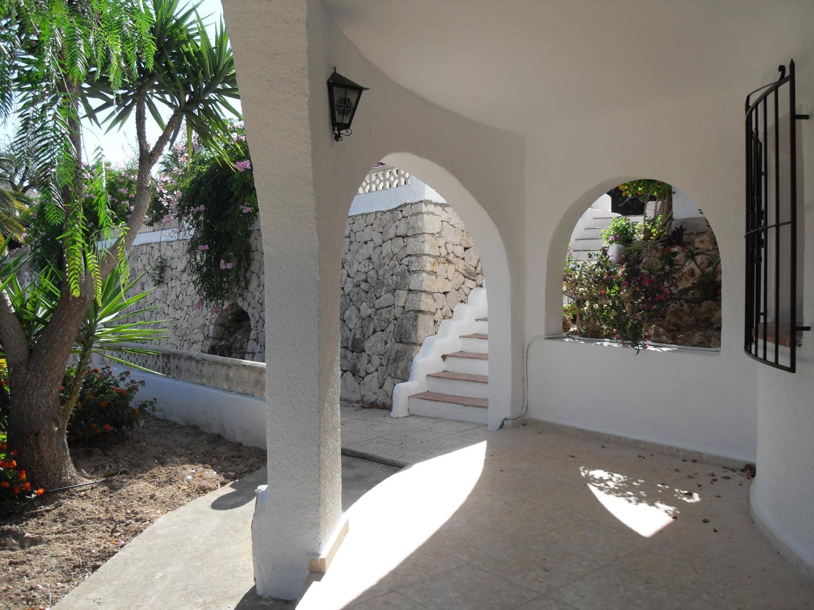 Chalet de 3 habitaciones en Benissa en alquiler - 1.950 € (Ref: 9511440)